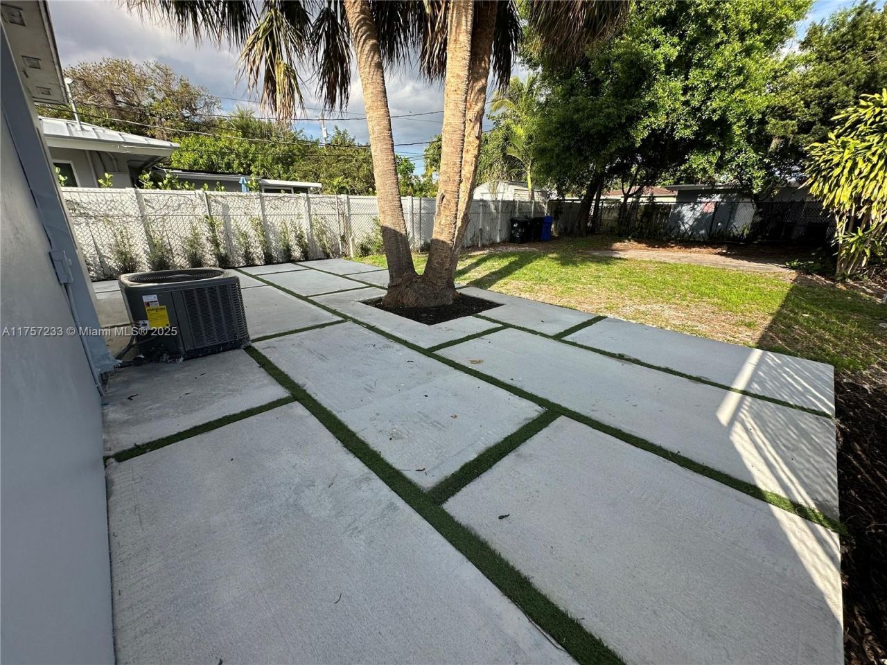 1300 NW 7th Ter, Fort Lauderdale, FL 33311 Photo