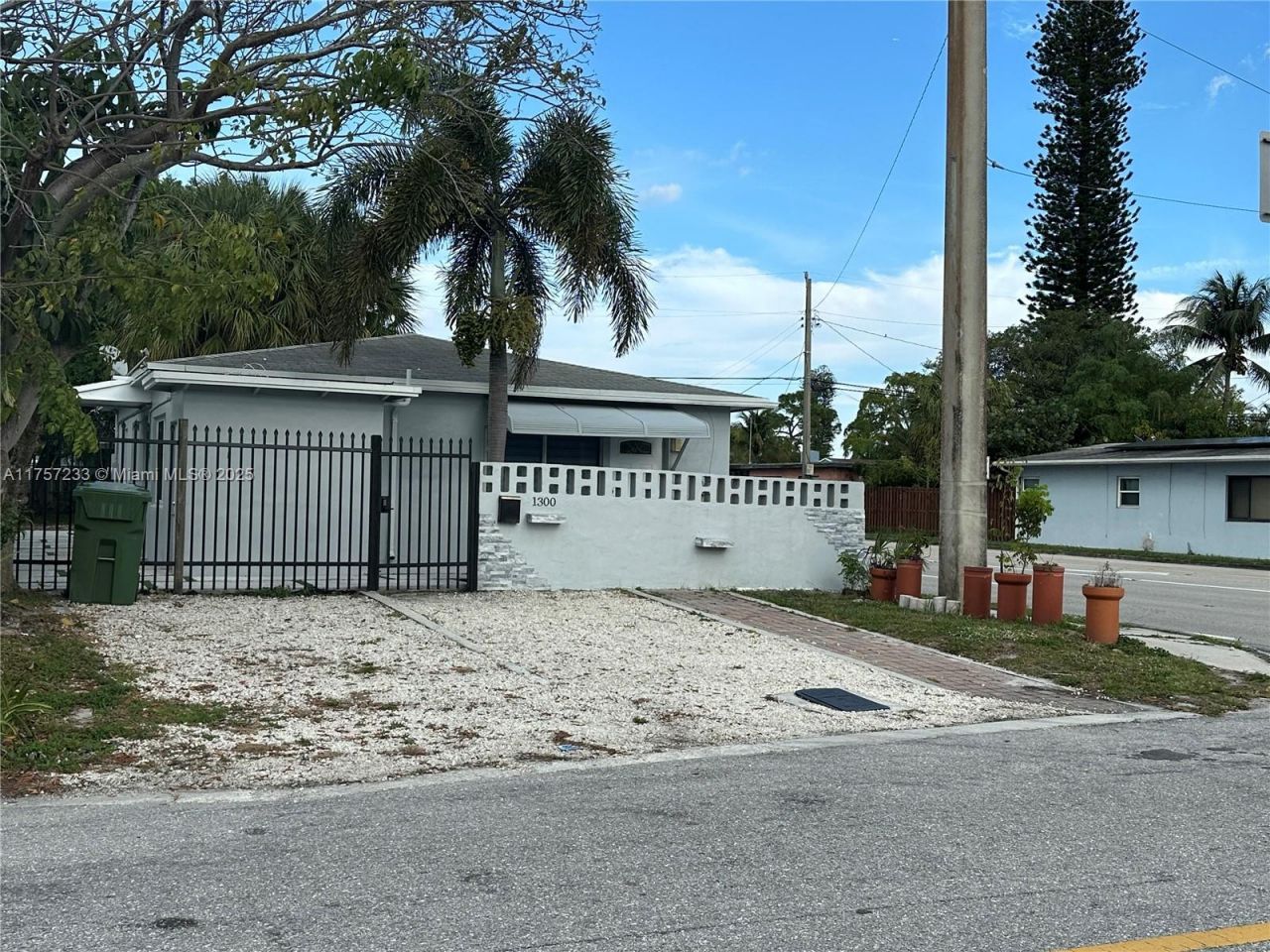 1300 NW 7th Ter, Fort Lauderdale, FL 33311 Photo