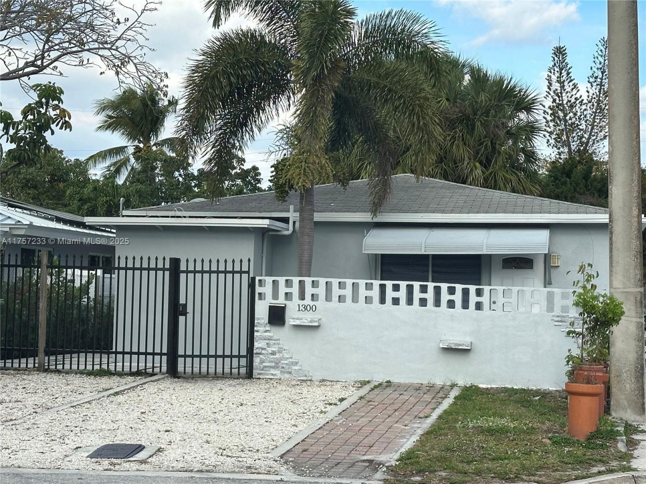 1300 NW 7th Ter, Fort Lauderdale, FL 33311 Photo