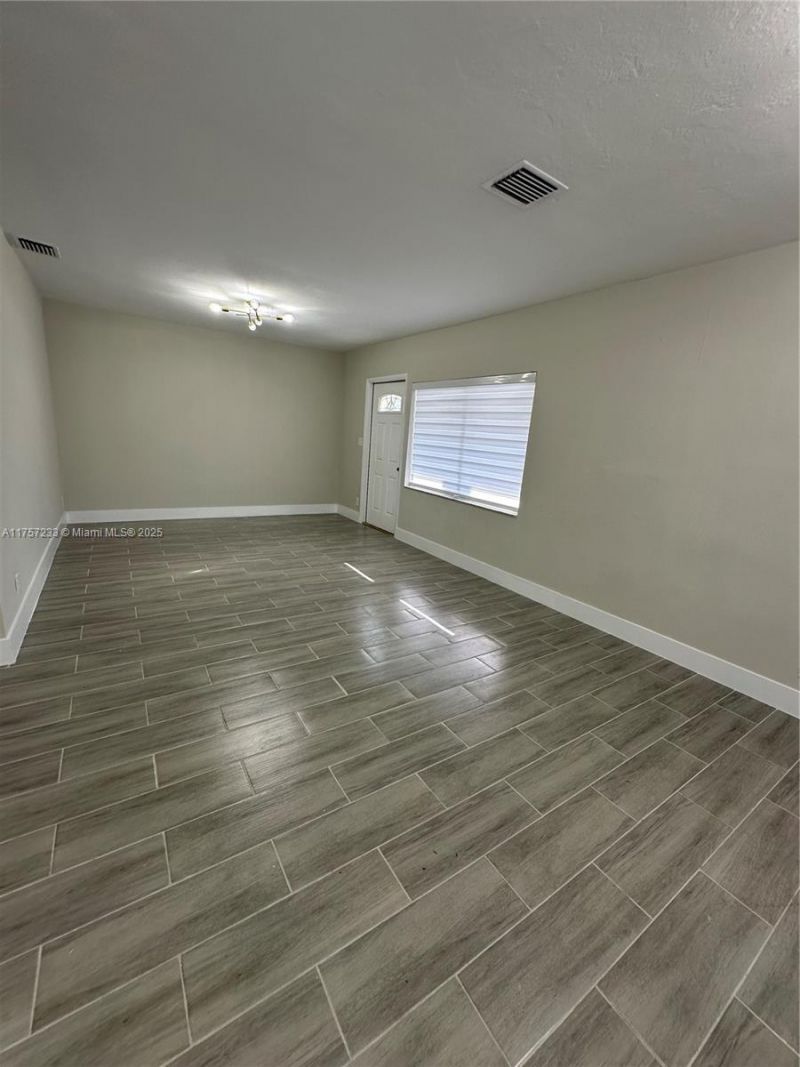 1300 NW 7th Ter, Fort Lauderdale, FL 33311 Photo