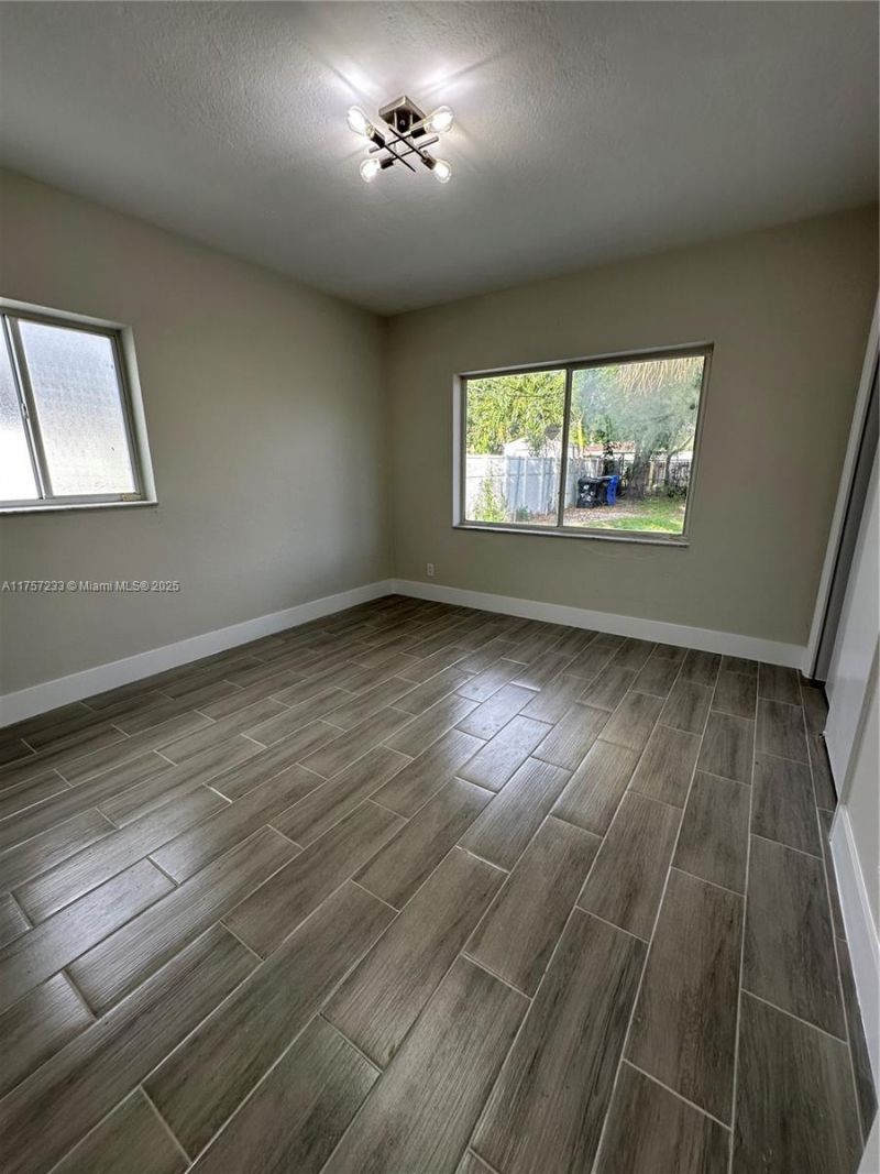 1300 NW 7th Ter, Fort Lauderdale, FL 33311 Photo