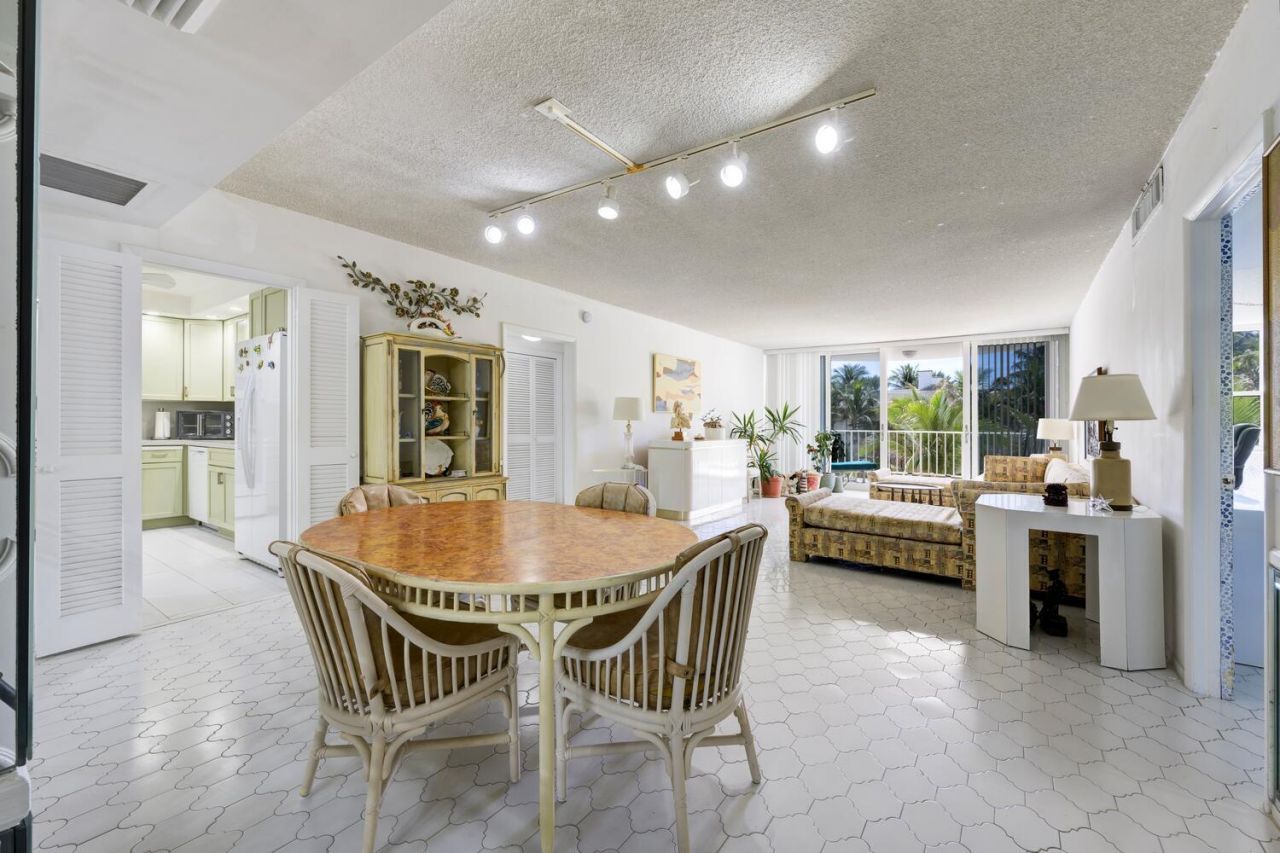 2295 S Ocean Boulevard, Unit 404, Palm Beach, FL 33480 Photo