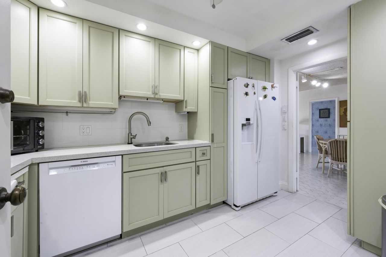 2295 S Ocean Boulevard, Unit 404, Palm Beach, FL 33480 Photo