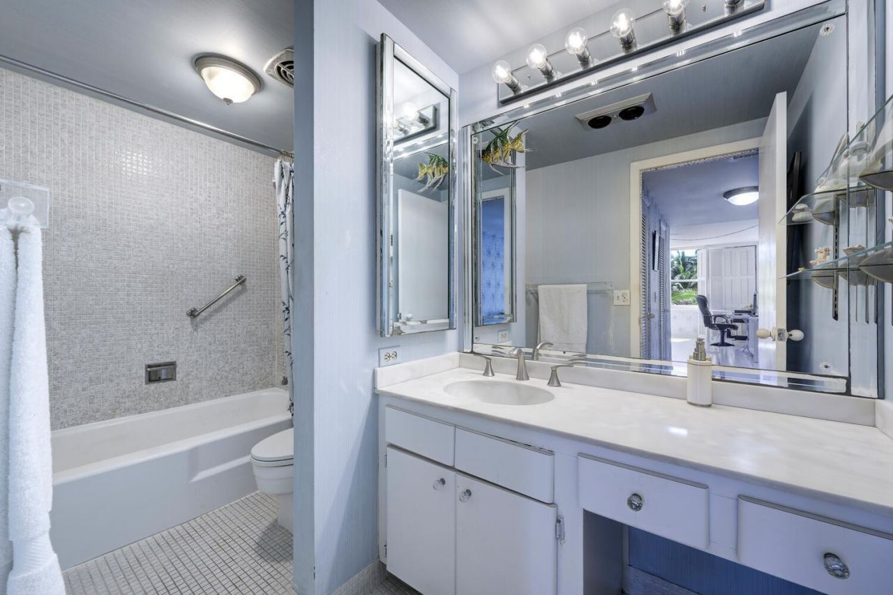 2295 S Ocean Boulevard, Unit 404, Palm Beach, FL 33480 Photo