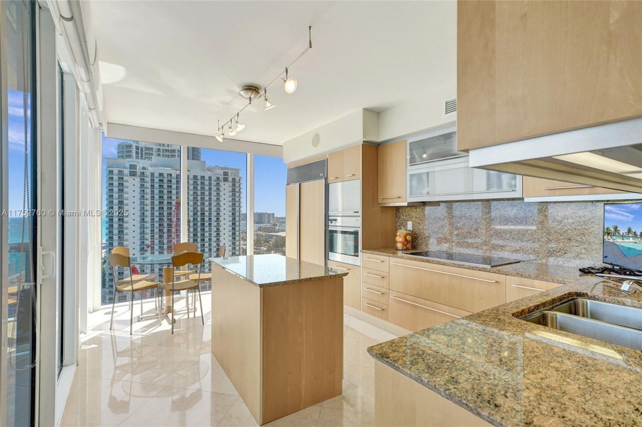 18911 Collins Ave, Unit 1901, Sunny Isles Beach, FL 33160 Photo