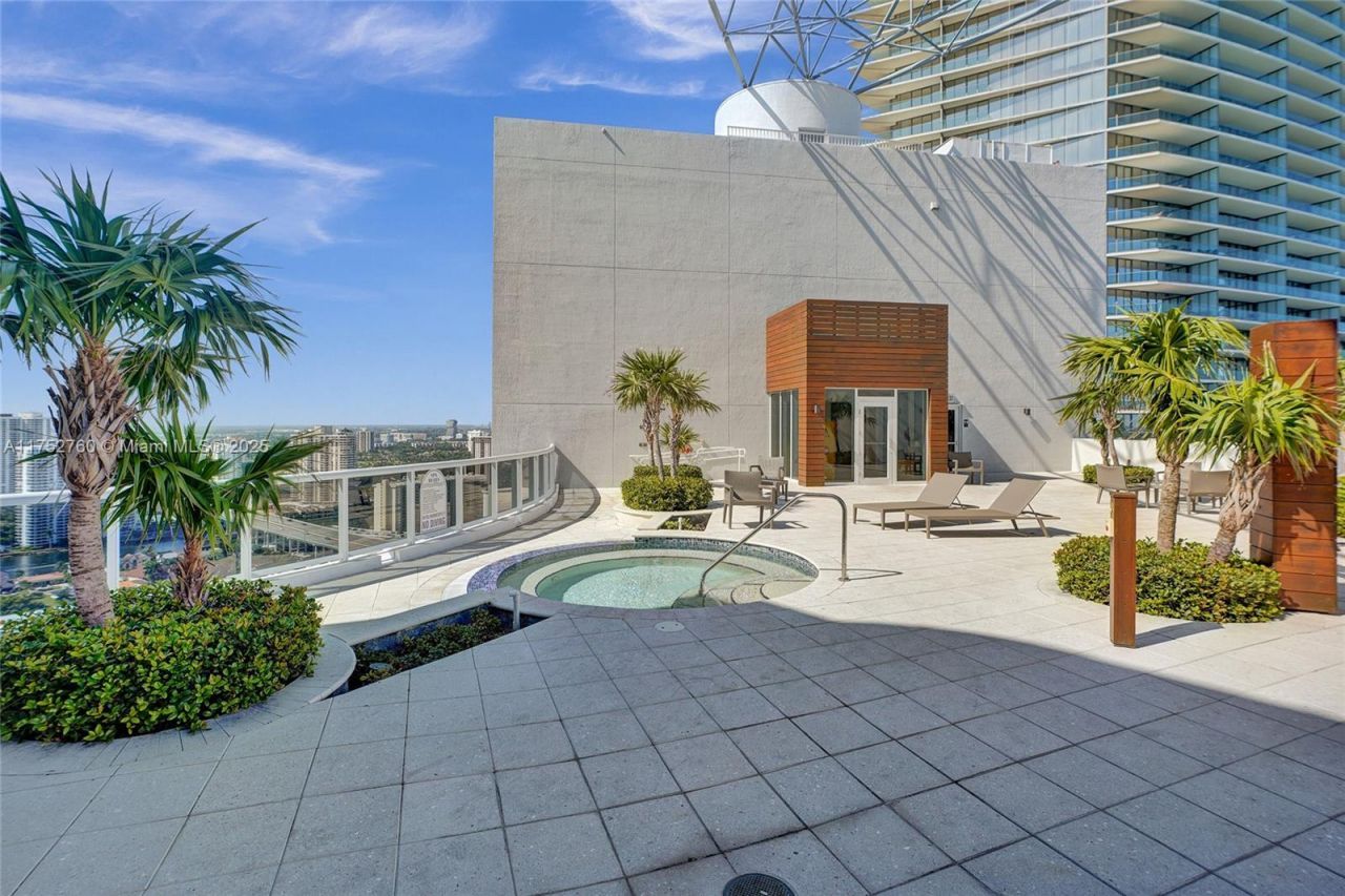 18911 Collins Ave, Unit 1901, Sunny Isles Beach, FL 33160 Photo