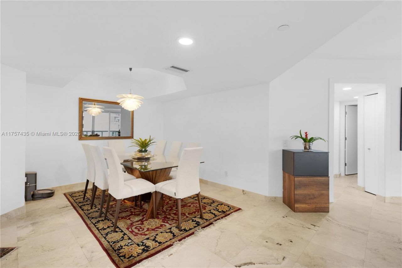 21055 Yacht Club Dr, Unit 902, Aventura, FL 33180 Photo