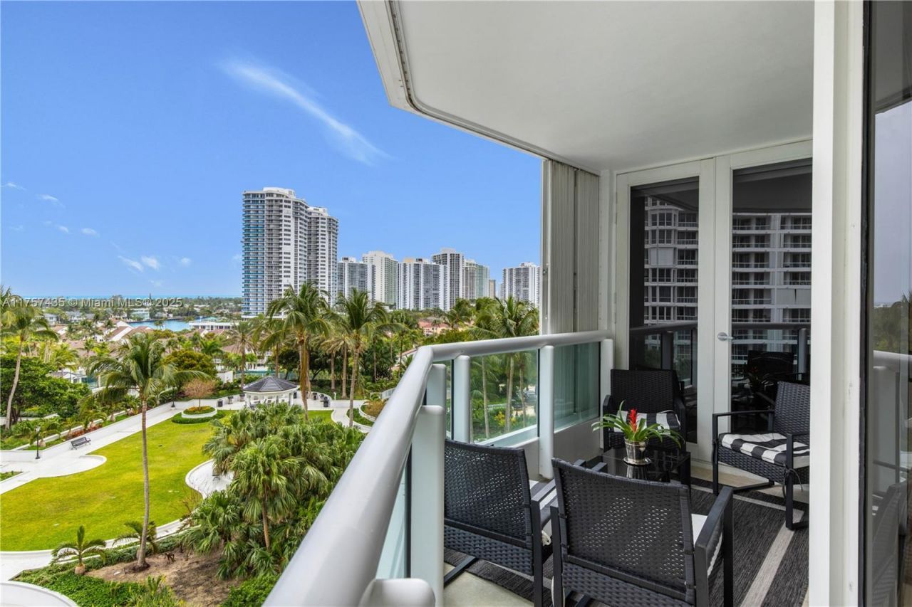 21055 Yacht Club Dr, Unit 902, Aventura, FL 33180 Photo