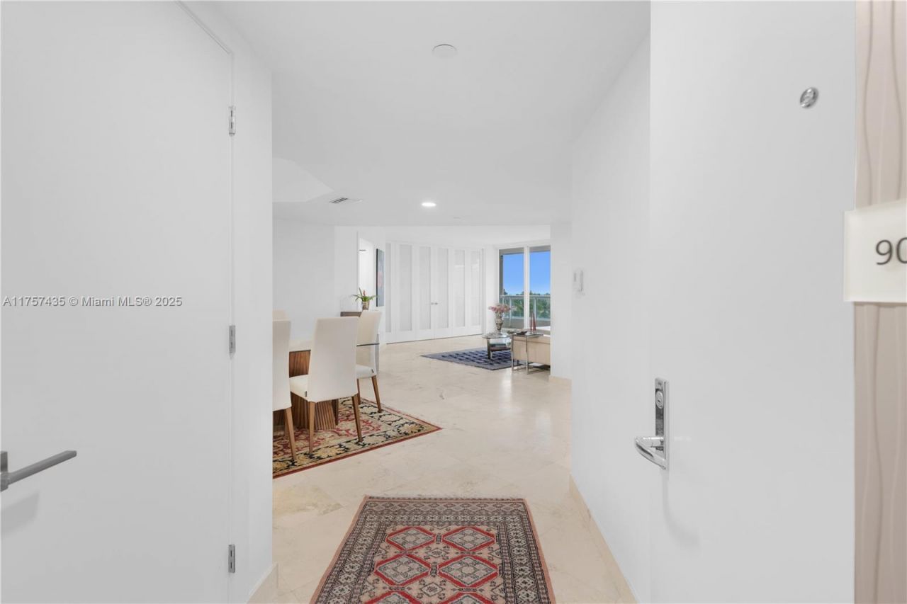 21055 Yacht Club Dr, Unit 902, Aventura, FL 33180 Photo