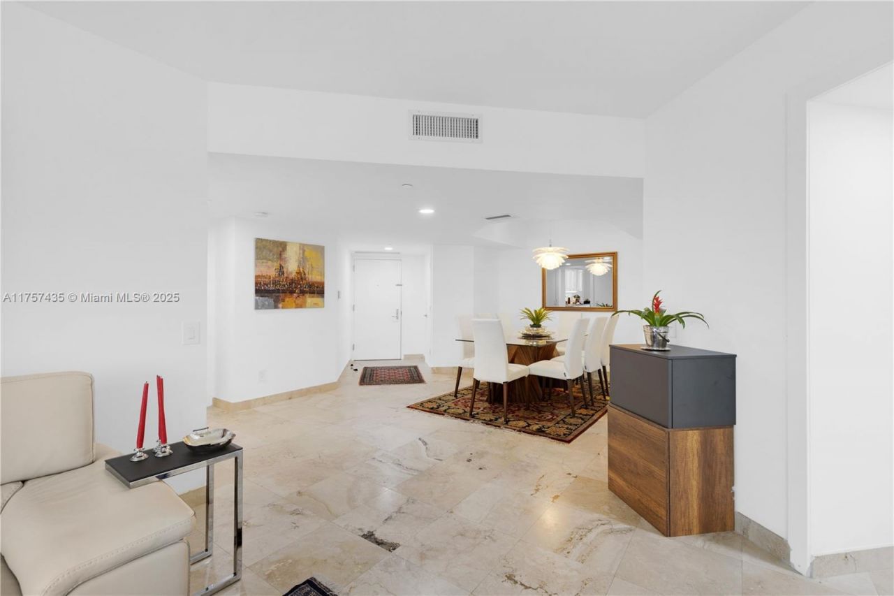 21055 Yacht Club Dr, Unit 902, Aventura, FL 33180 Photo