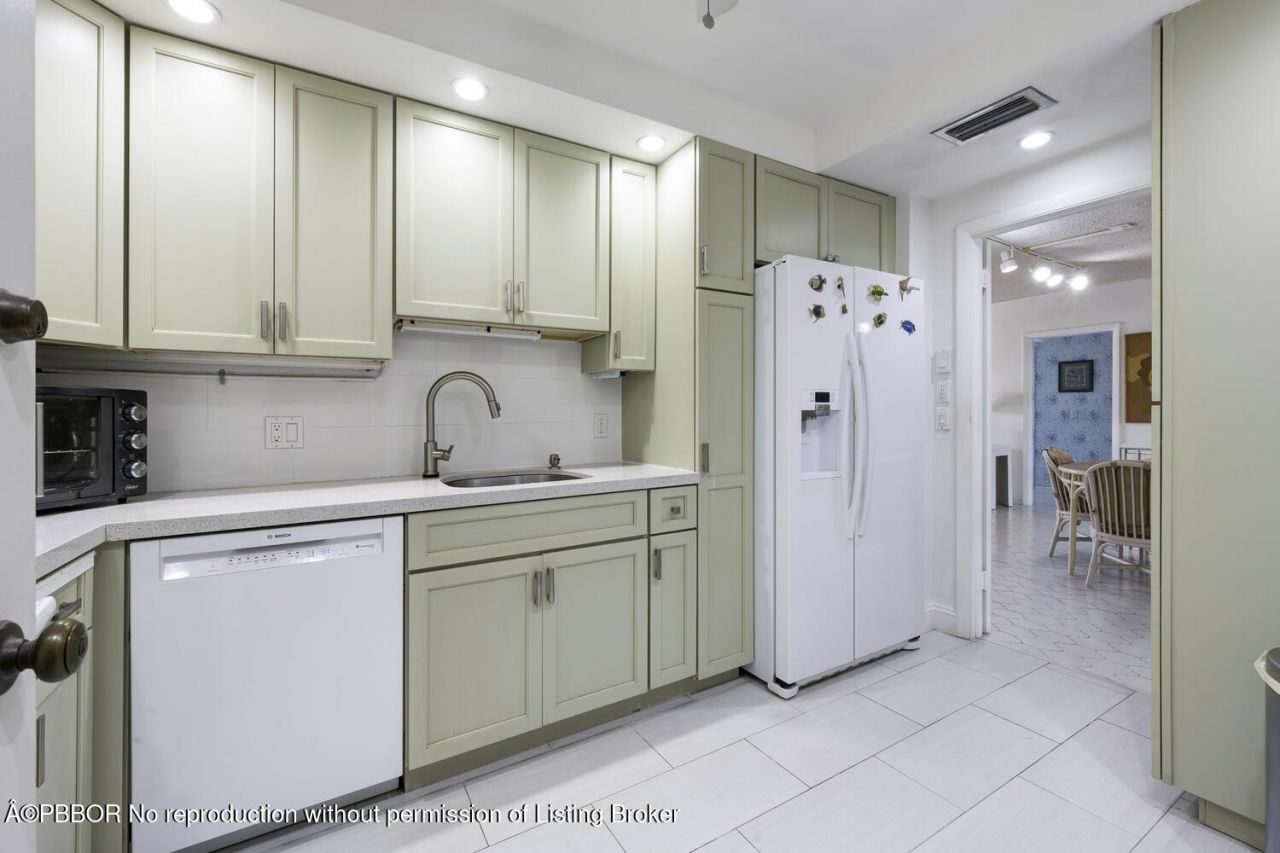 2295 S Ocean Boulevard, Unit 404, Palm Beach, FL 33480 Photo