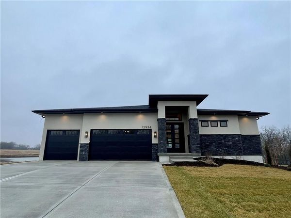 15934 S Twilight Lane, Olathe, KS 66062