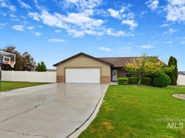 2468 E 3805 N, Filer, ID 83328