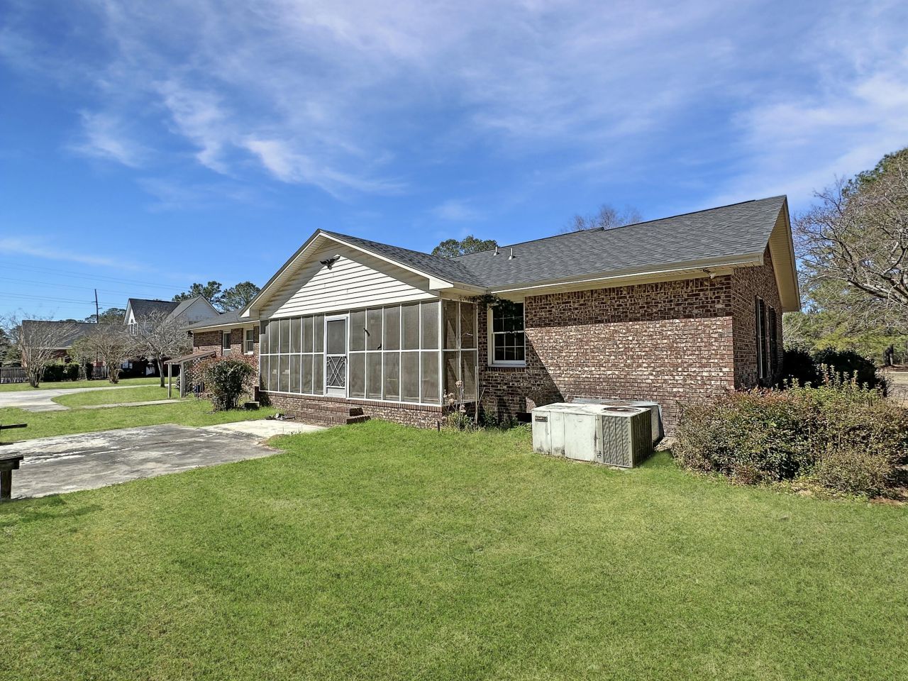 243 Country Club Boulevard Photo 12