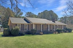 243 Country Club Boulevard photo 4