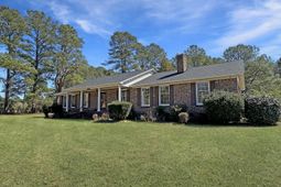 243 Country Club Boulevard photo 4