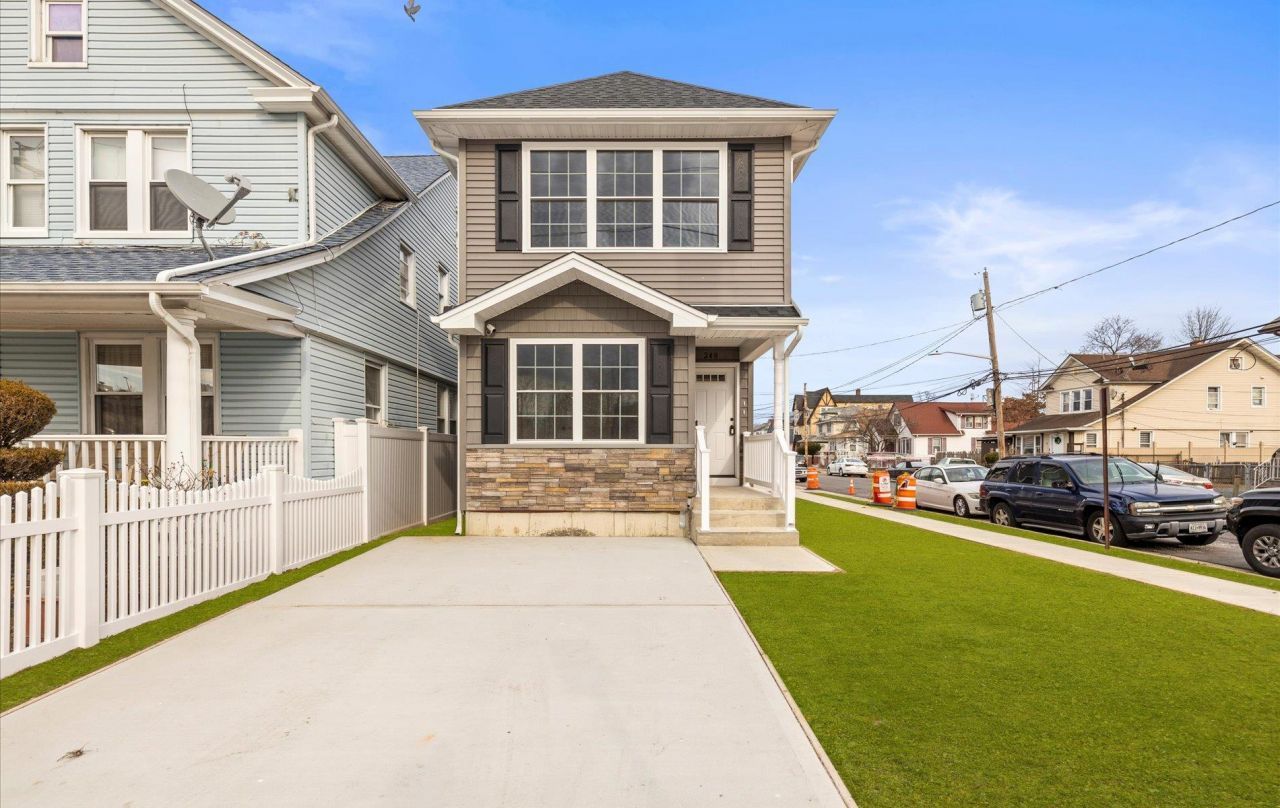 248 Main Street, Hempstead, NY 11550 Main Photo