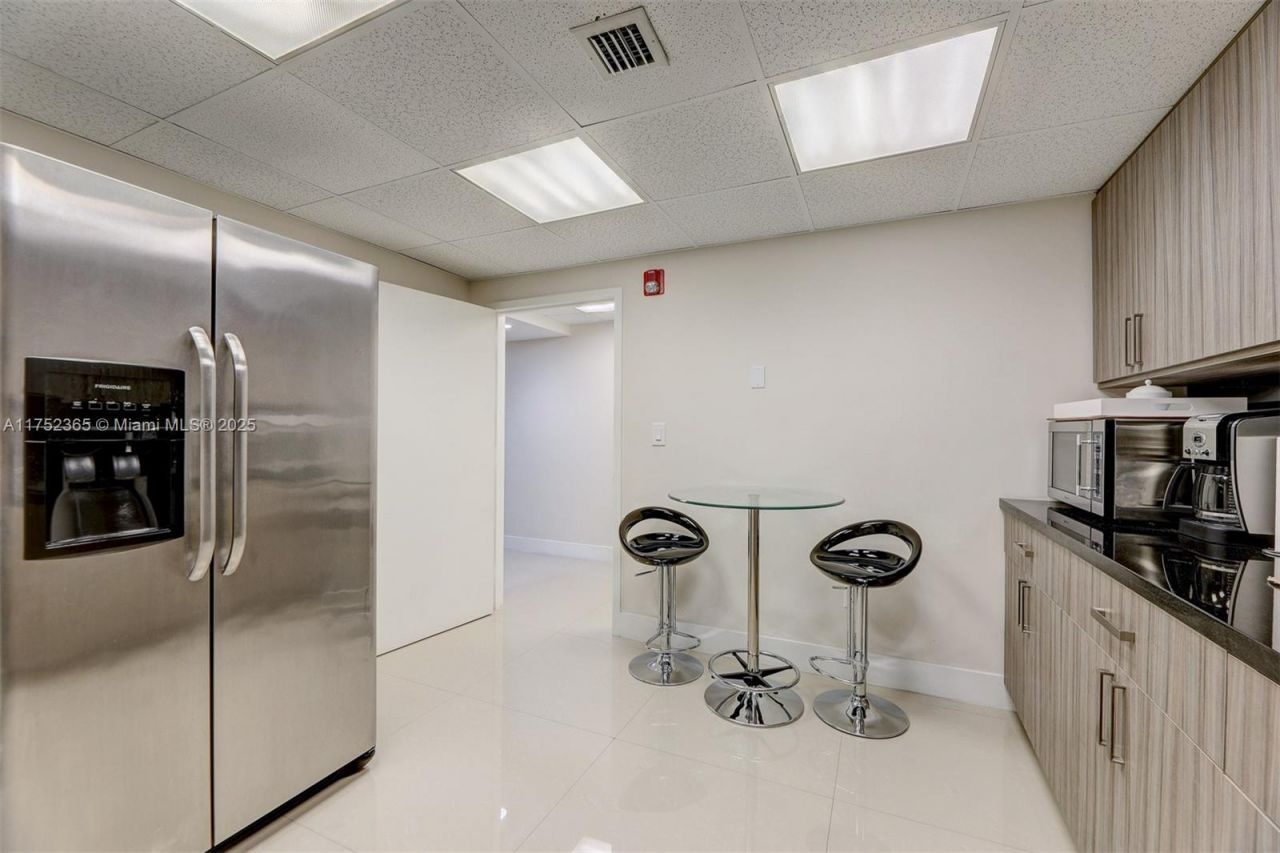 825 Brickell Bay Dr, Unit 246-3, Miami, FL 33131 Photo