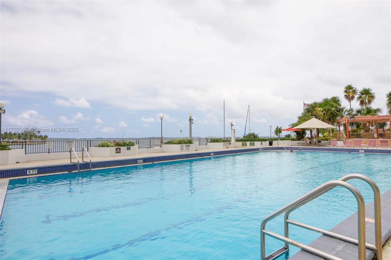 825 Brickell Bay Dr, Unit 246-3, Miami, FL 33131 Photo