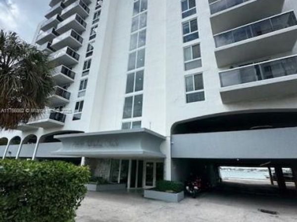 7928 West Dr, Unit 304, North Bay Village, FL 33141