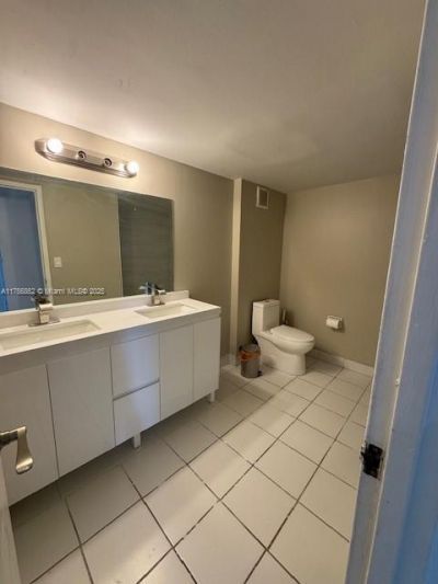 7928 West Dr, Unit 304, North Bay Village, FL 33141 Photo