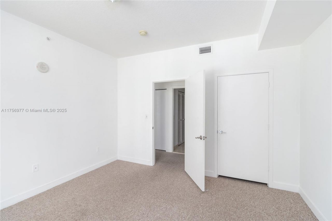 1111 SW 1st Ave, Unit 2423-N, Miami, FL 33130 Photo