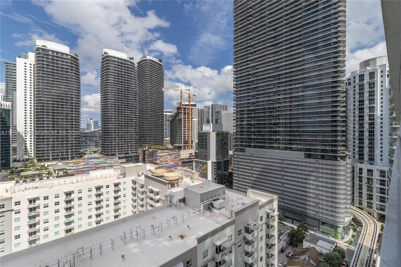 1111 SW 1st Ave, Unit 2423-N, Miami, FL 33130 Photo