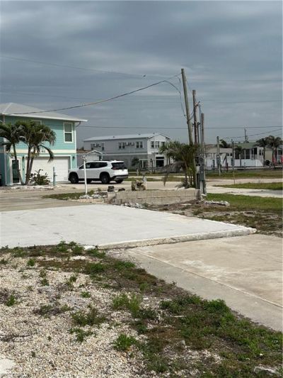829 Oak St, Fort Myers Beach, FL 33931 Photo