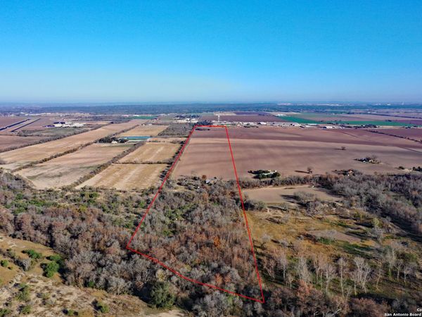 908 COUNTY ROAD 5711, Castroville, TX 78039