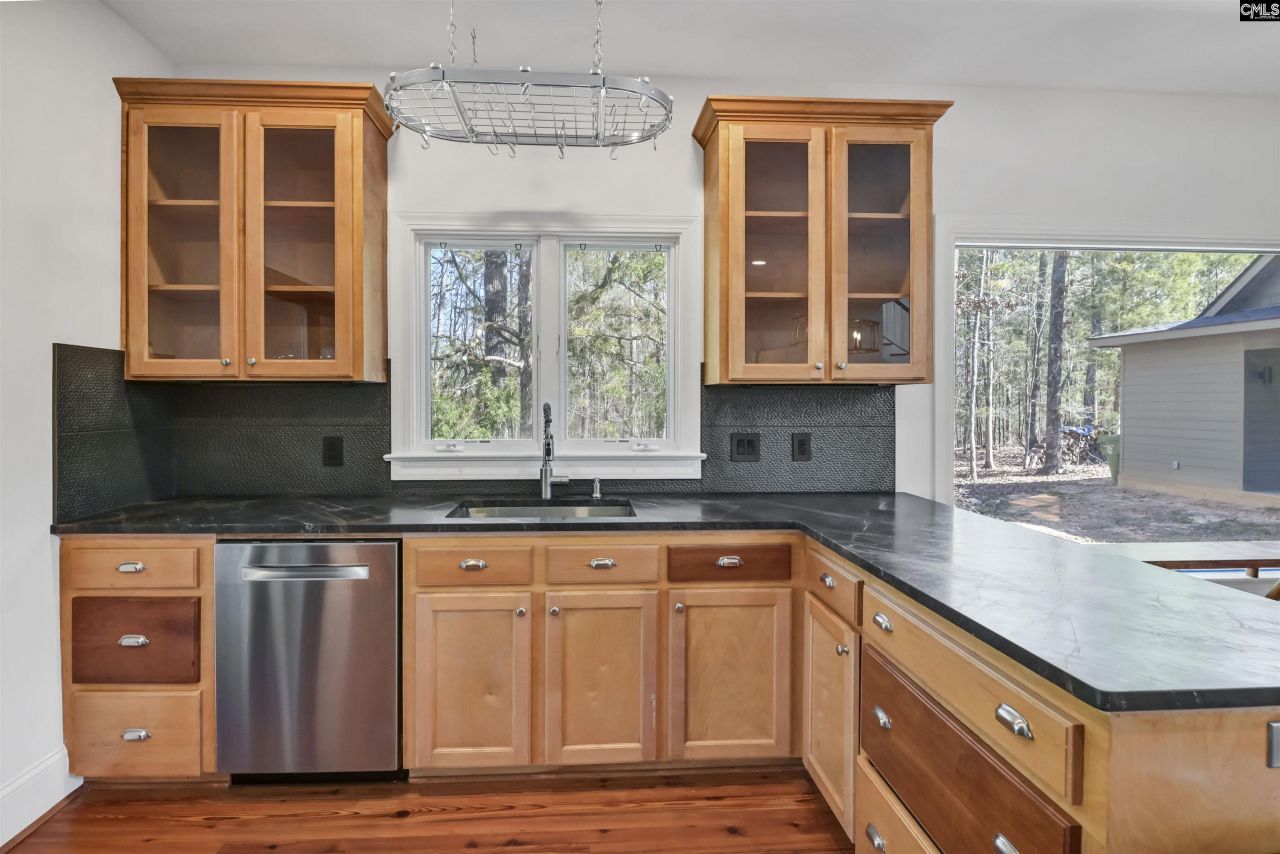 1241 Cardinal Drive Photo 6