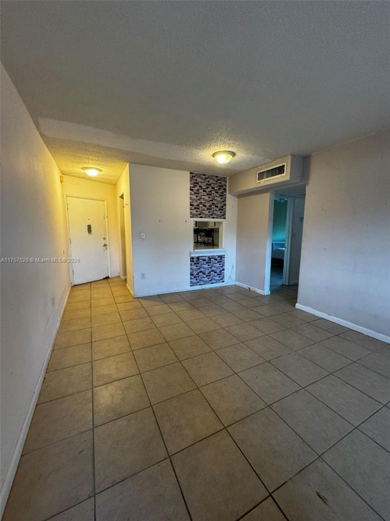 1601 NE Miami Gardens Dr, Unit 103, Miami, FL 33179 Photo