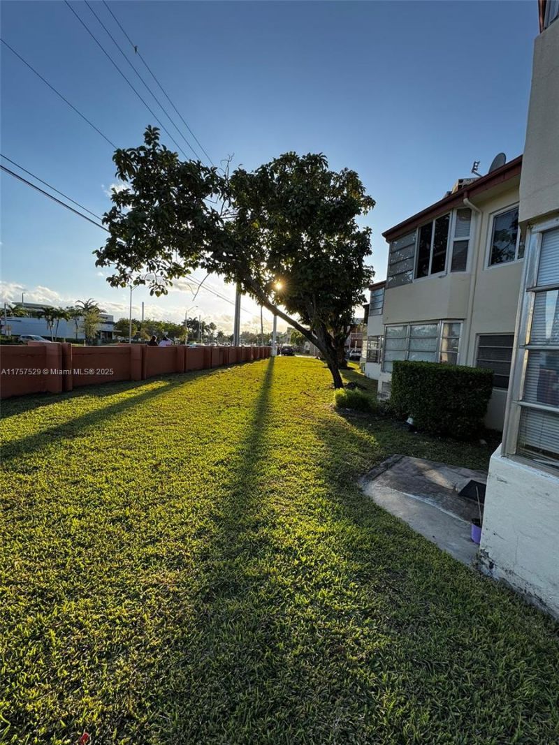 1601 NE Miami Gardens Dr, Unit 103, Miami, FL 33179 Photo