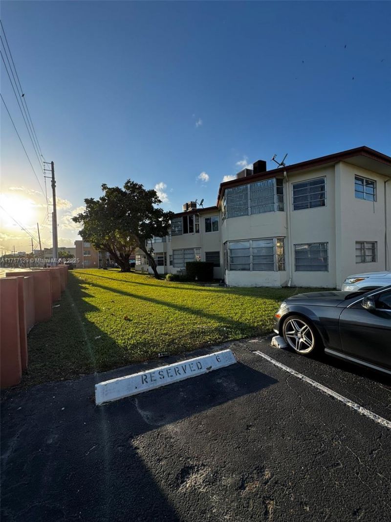 1601 NE Miami Gardens Dr, Unit 103, Miami, FL 33179 Photo