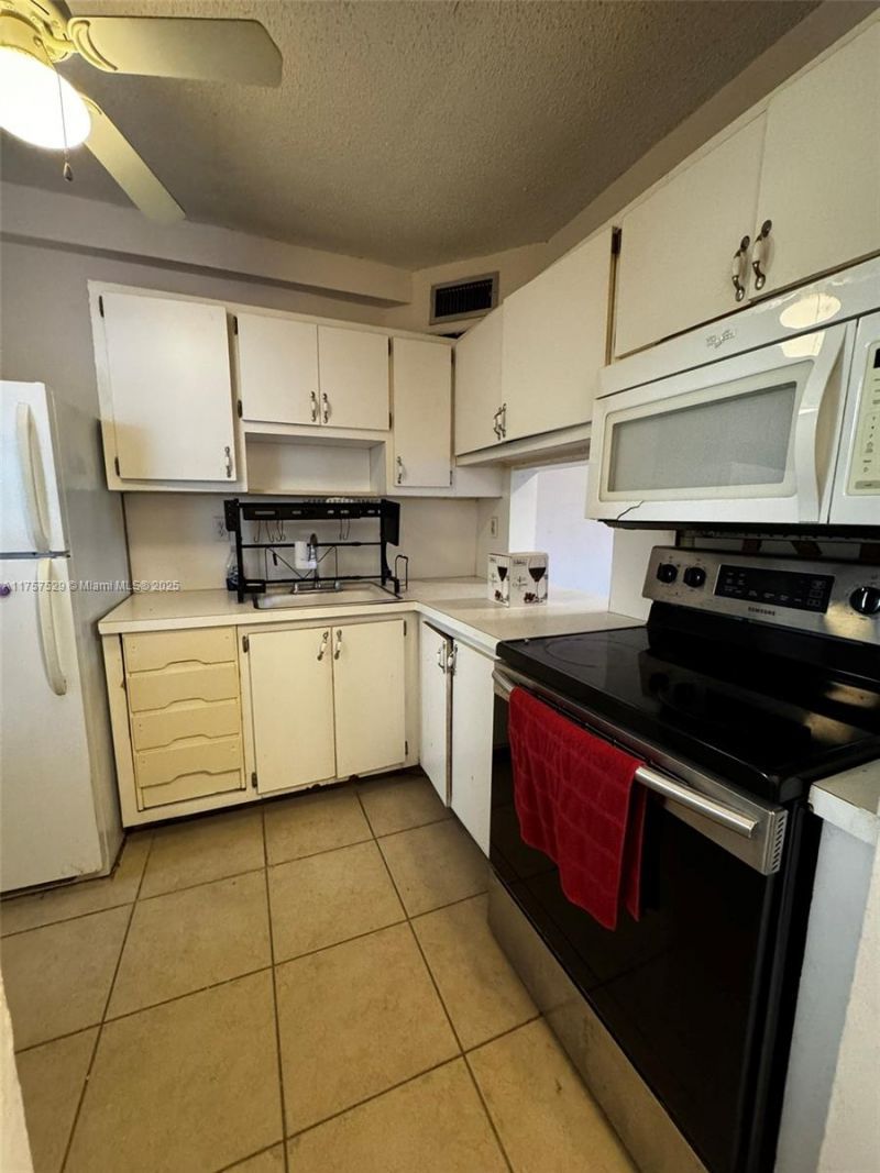 1601 NE Miami Gardens Dr, Unit 103, Miami, FL 33179 Photo