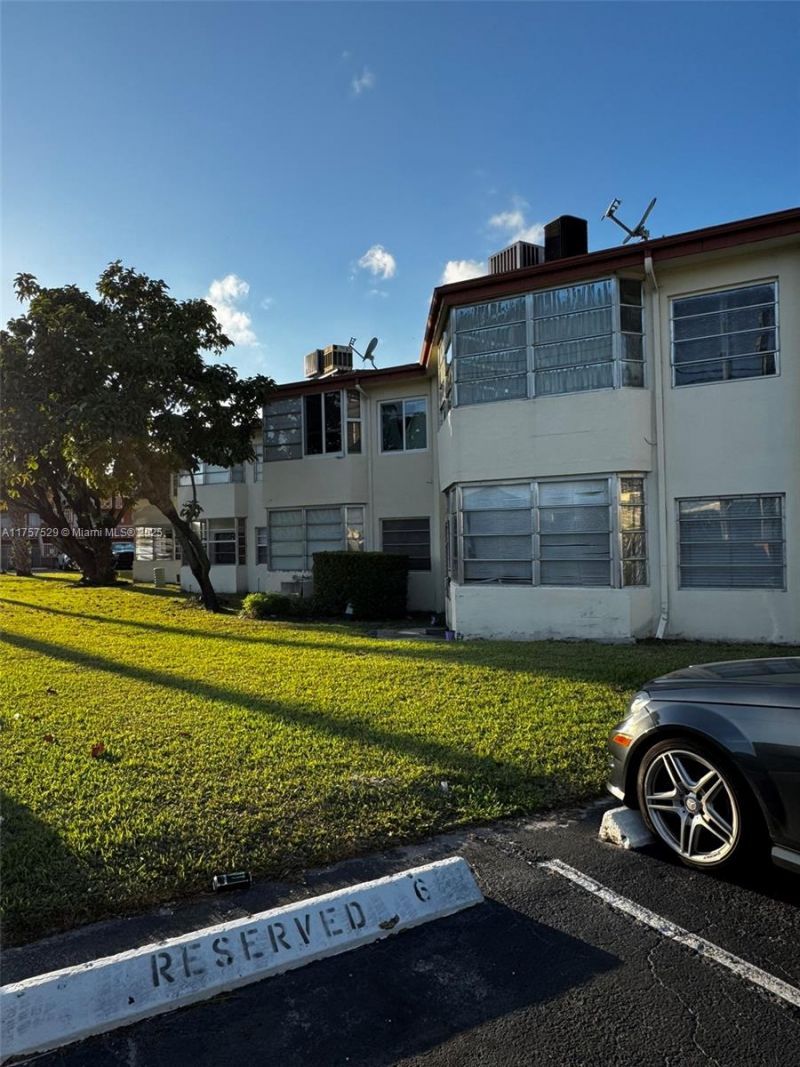 1601 NE Miami Gardens Dr, Unit 103, Miami, FL 33179 Photo