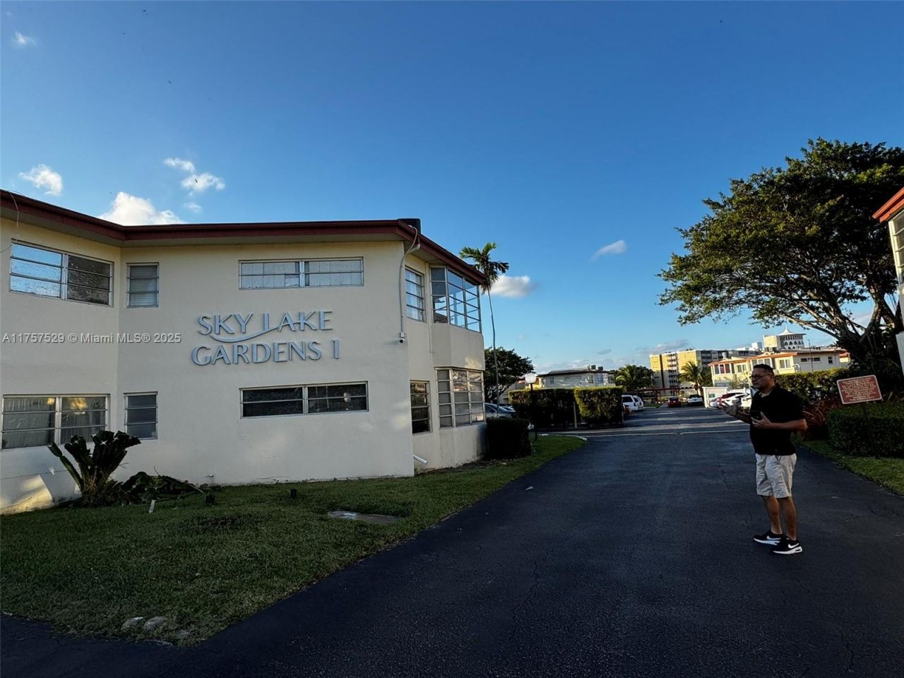 1601 NE Miami Gardens Dr, Unit 103, Miami, FL 33179 Photo