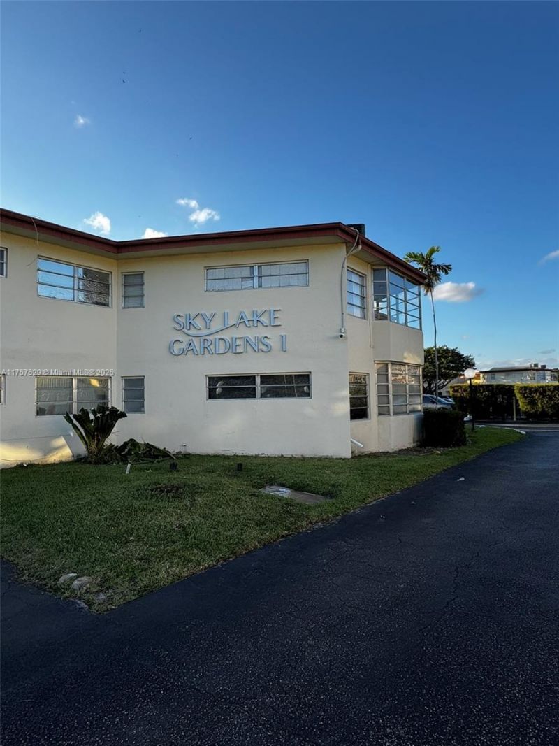 1601 NE Miami Gardens Dr, Unit 103, Miami, FL 33179 Photo