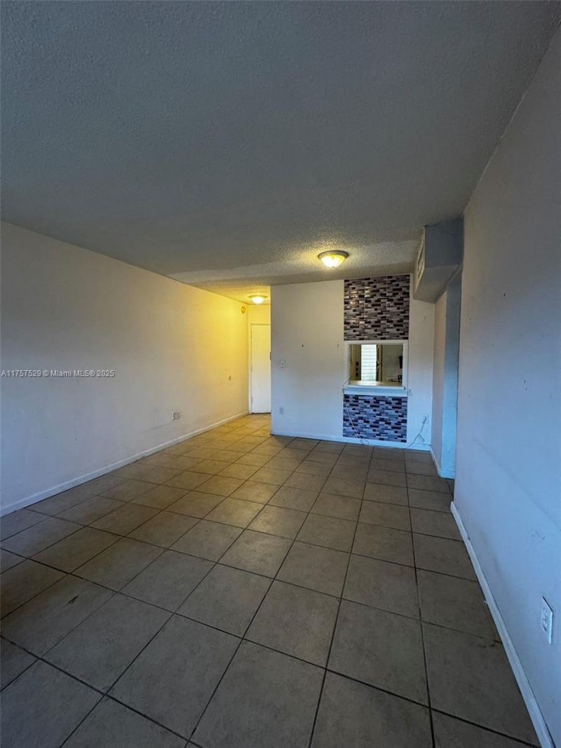 1601 NE Miami Gardens Dr, Unit 103, Miami, FL 33179 Photo
