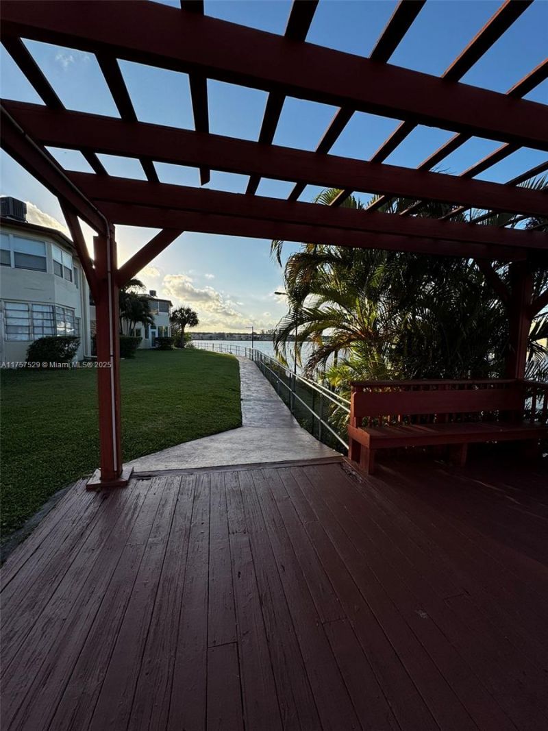 1601 NE Miami Gardens Dr, Unit 103, Miami, FL 33179 Photo