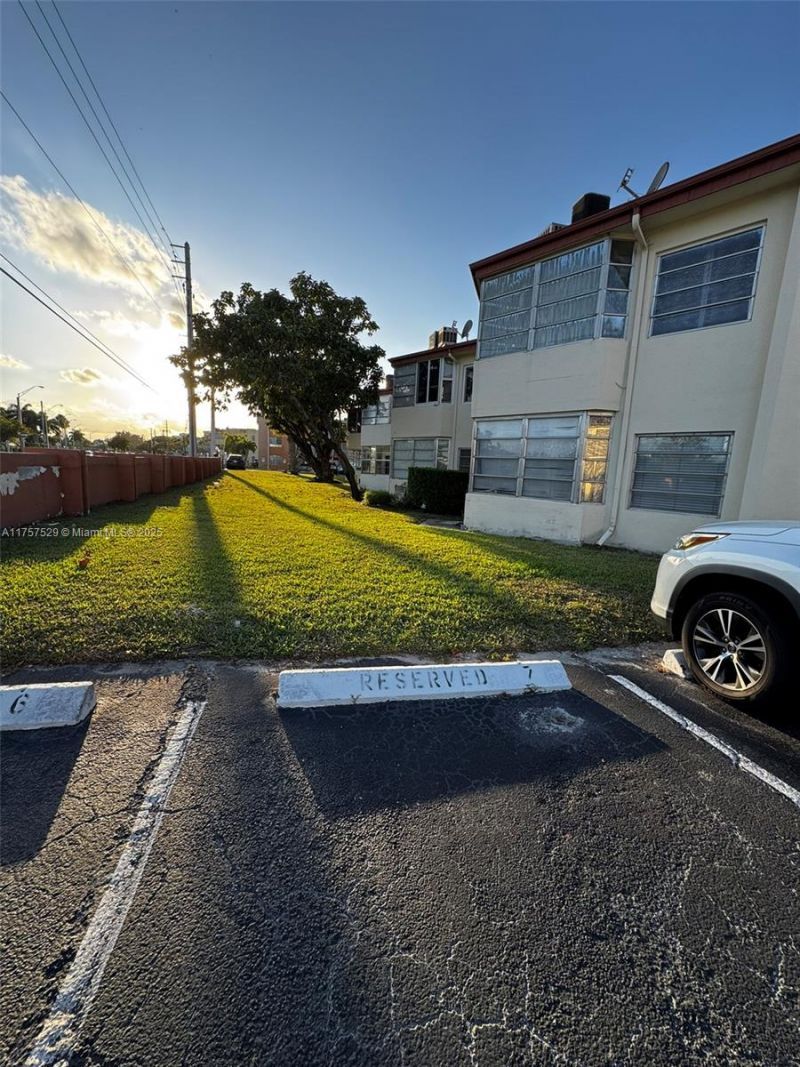 1601 NE Miami Gardens Dr, Unit 103, Miami, FL 33179 Photo