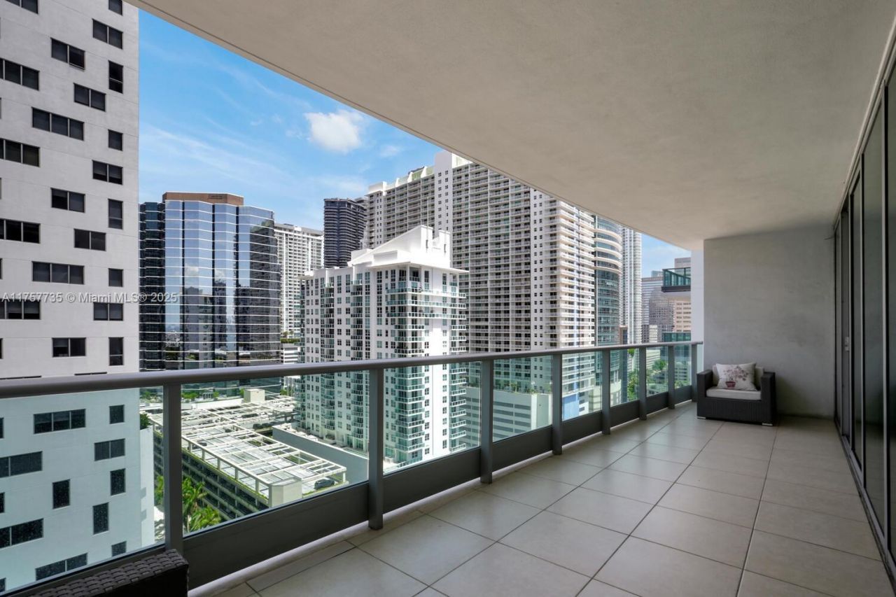 1331 Brickell Bay Dr, Unit 1905, Miami, FL 33131 Photo
