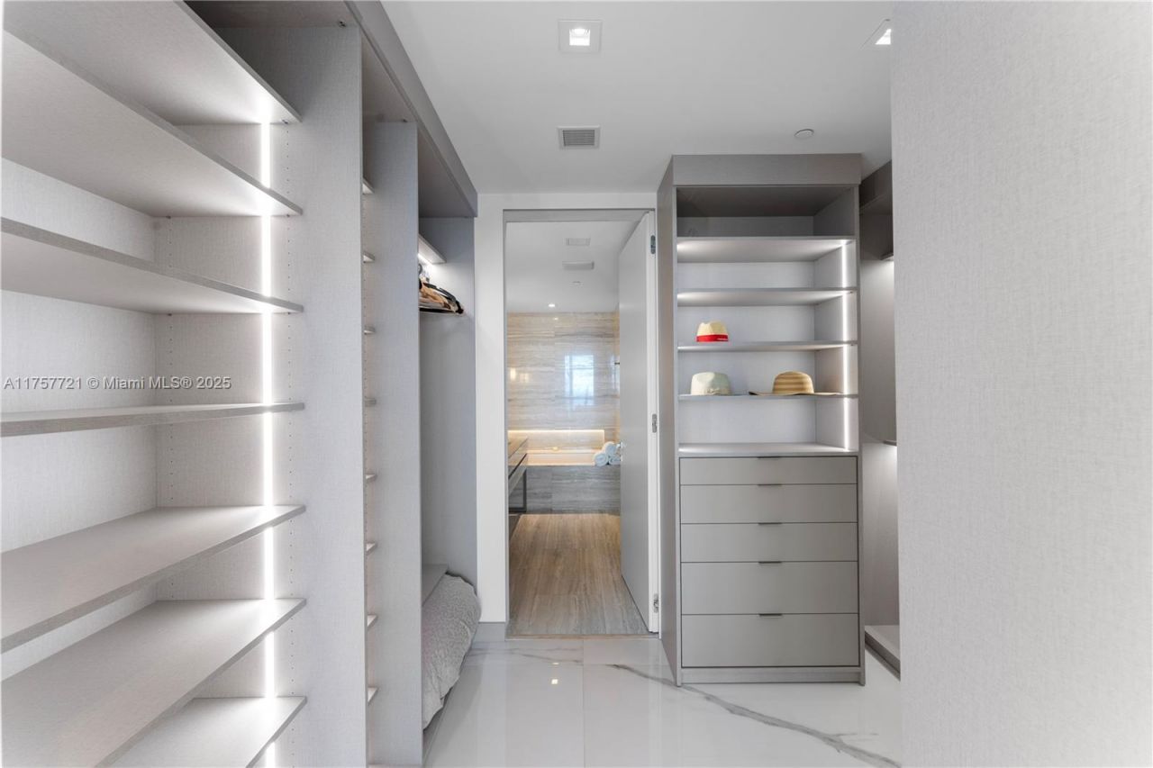 18975 Collins Ave, Unit 3703, Sunny Isles Beach, FL 33160 Photo