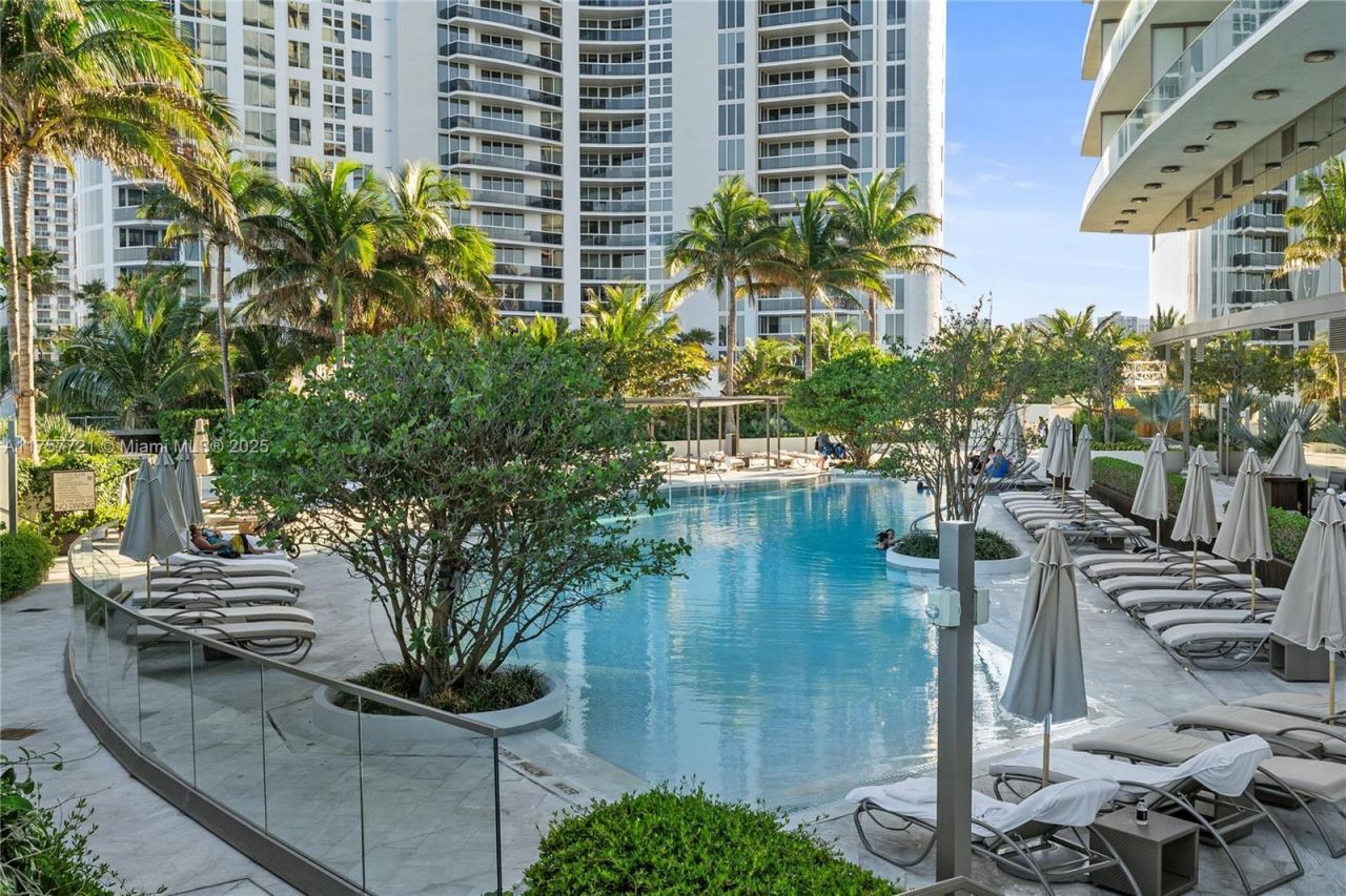 18975 Collins Ave, Unit 3703, Sunny Isles Beach, FL 33160 Photo