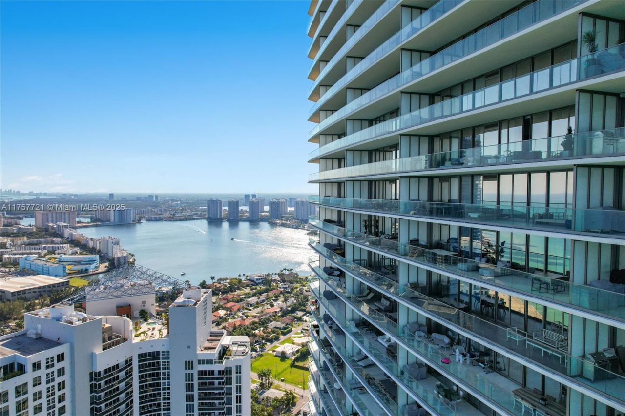 18975 Collins Ave, Unit 3703, Sunny Isles Beach, FL 33160 Photo