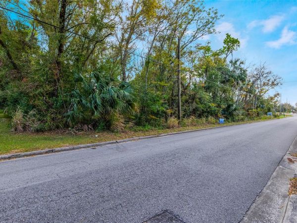 330 E WISCONSIN AVENUE, DELAND, FL 32724