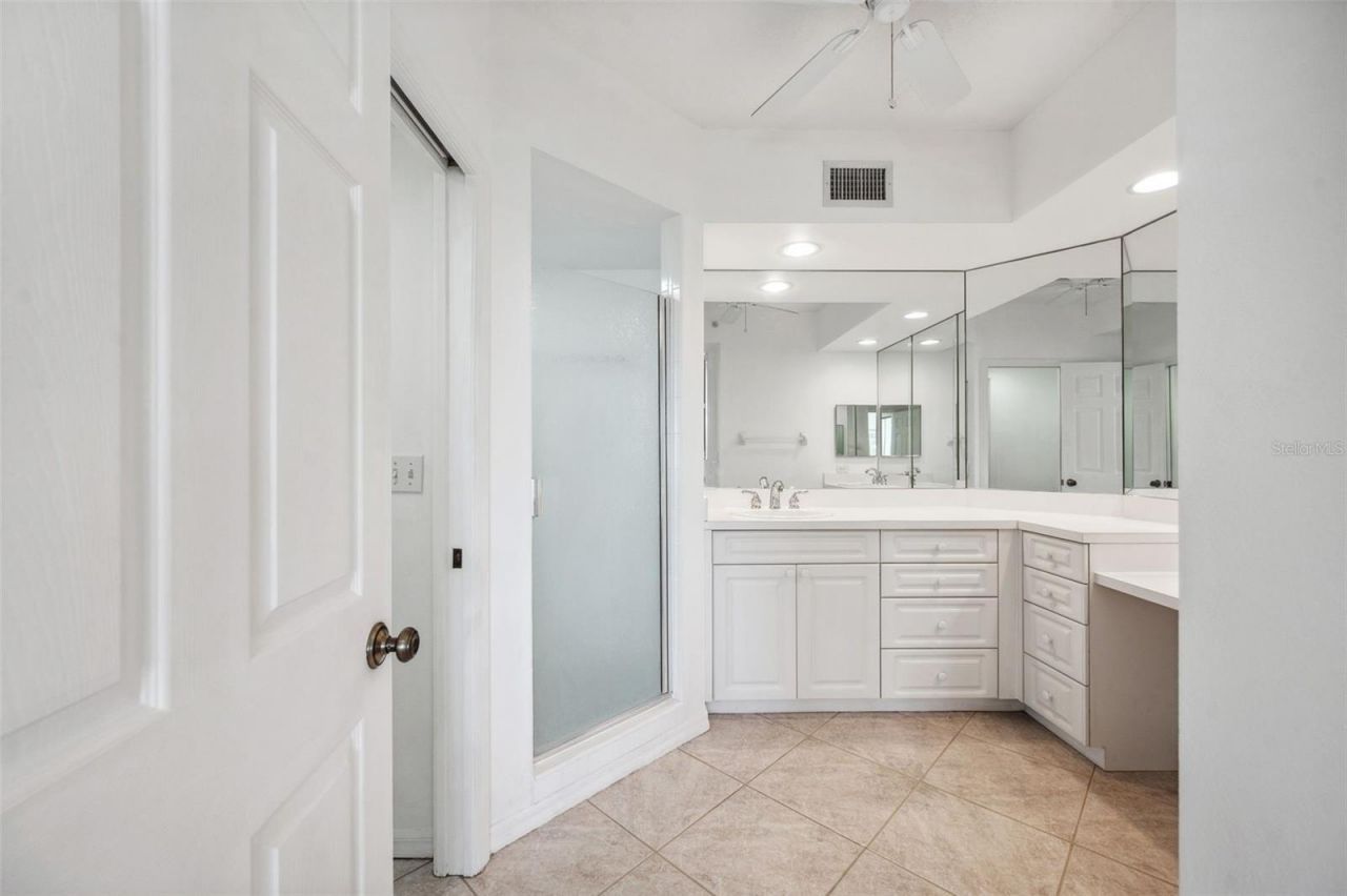 1200 Country Club Drive, Unit 2206, Largo, FL 33771 Photo