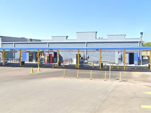 2561 Macarthur Boulevard, Lewisville, TX 75067