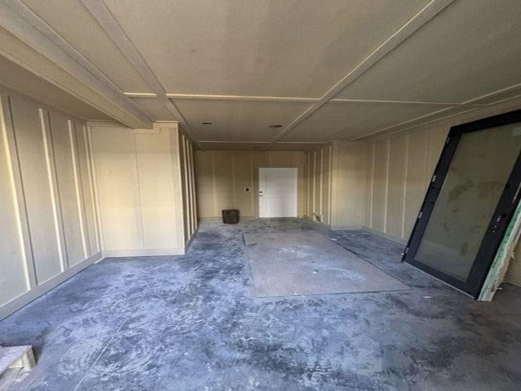 4710 Surf St. Photo 14