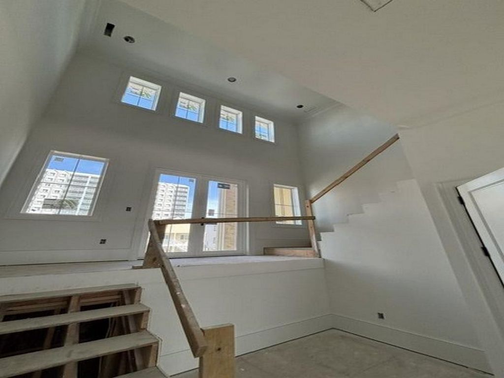 4710 Surf St. Photo 19