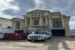 4710 Surf St. photo 4
